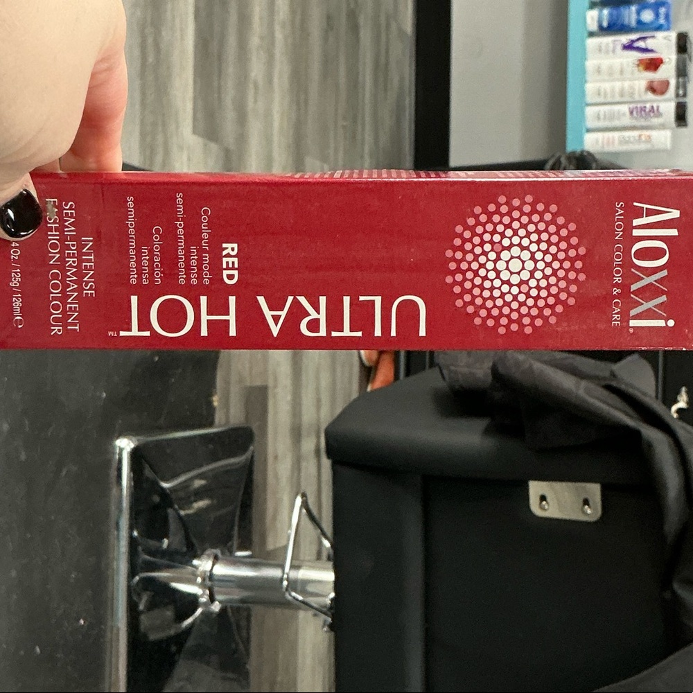 Aloxxi Ultra Hot Red Hair Color